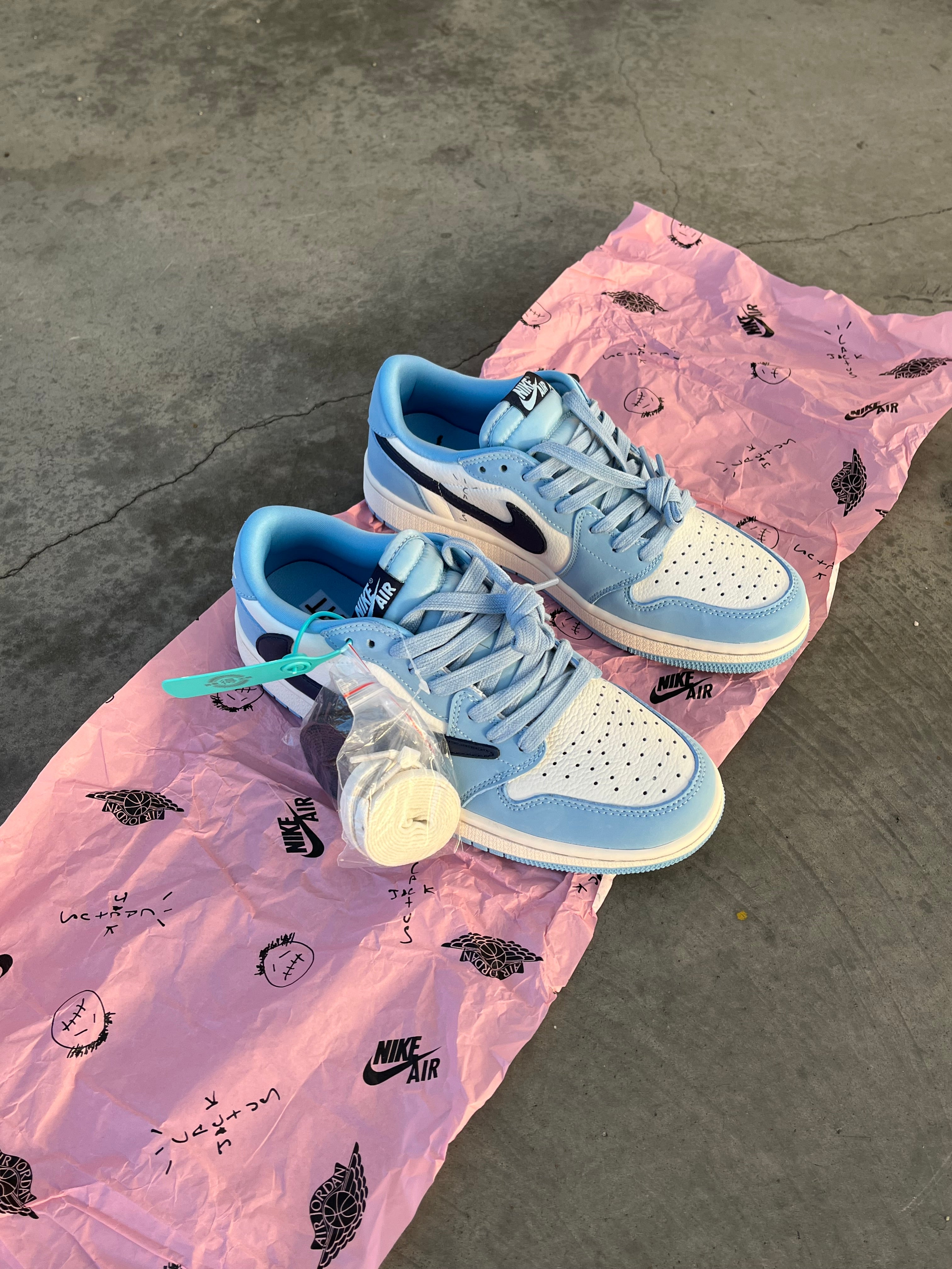 Air Jordan 1 Low Travis Scott x Fragment