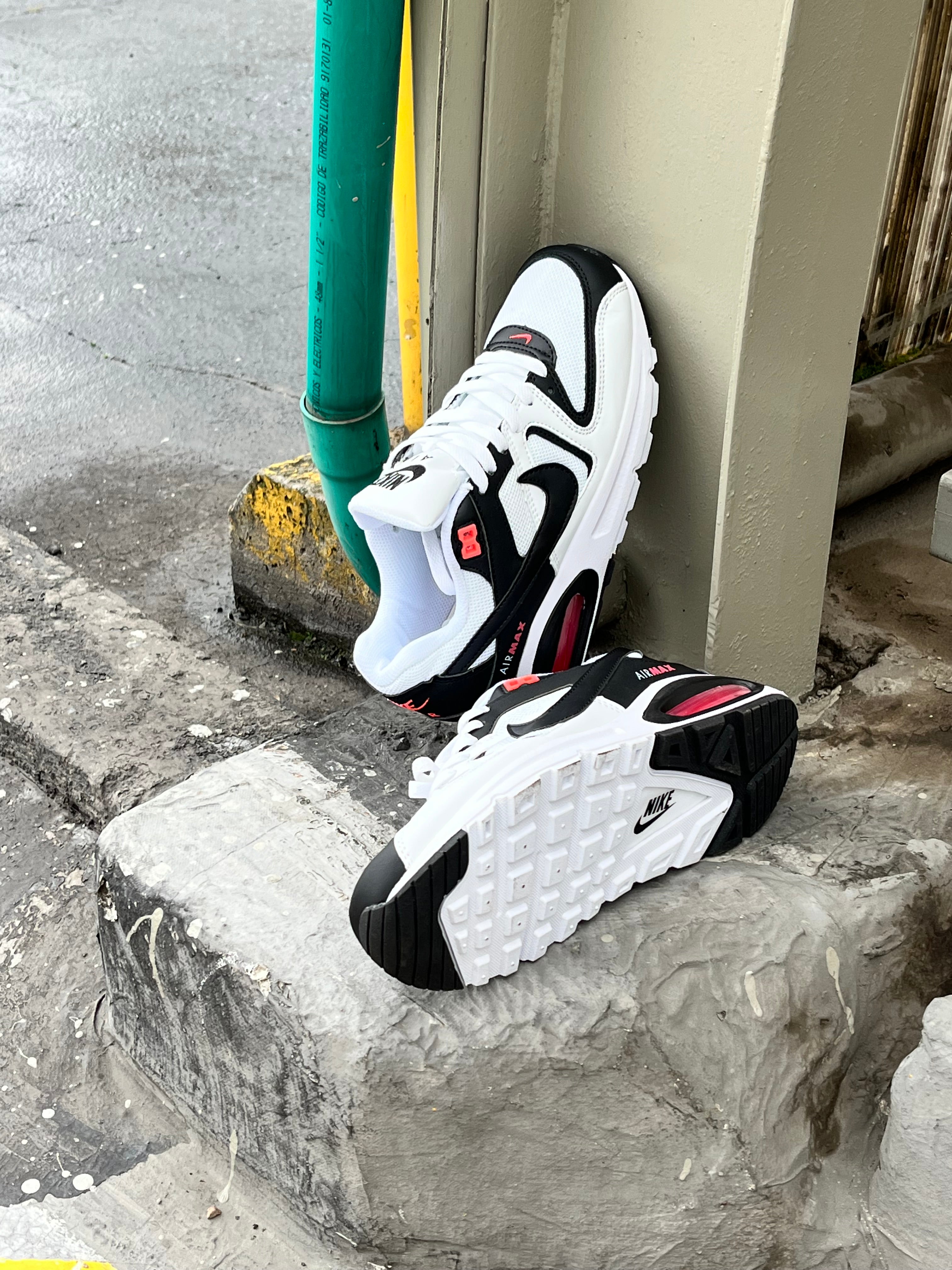 Nike Air Max Command