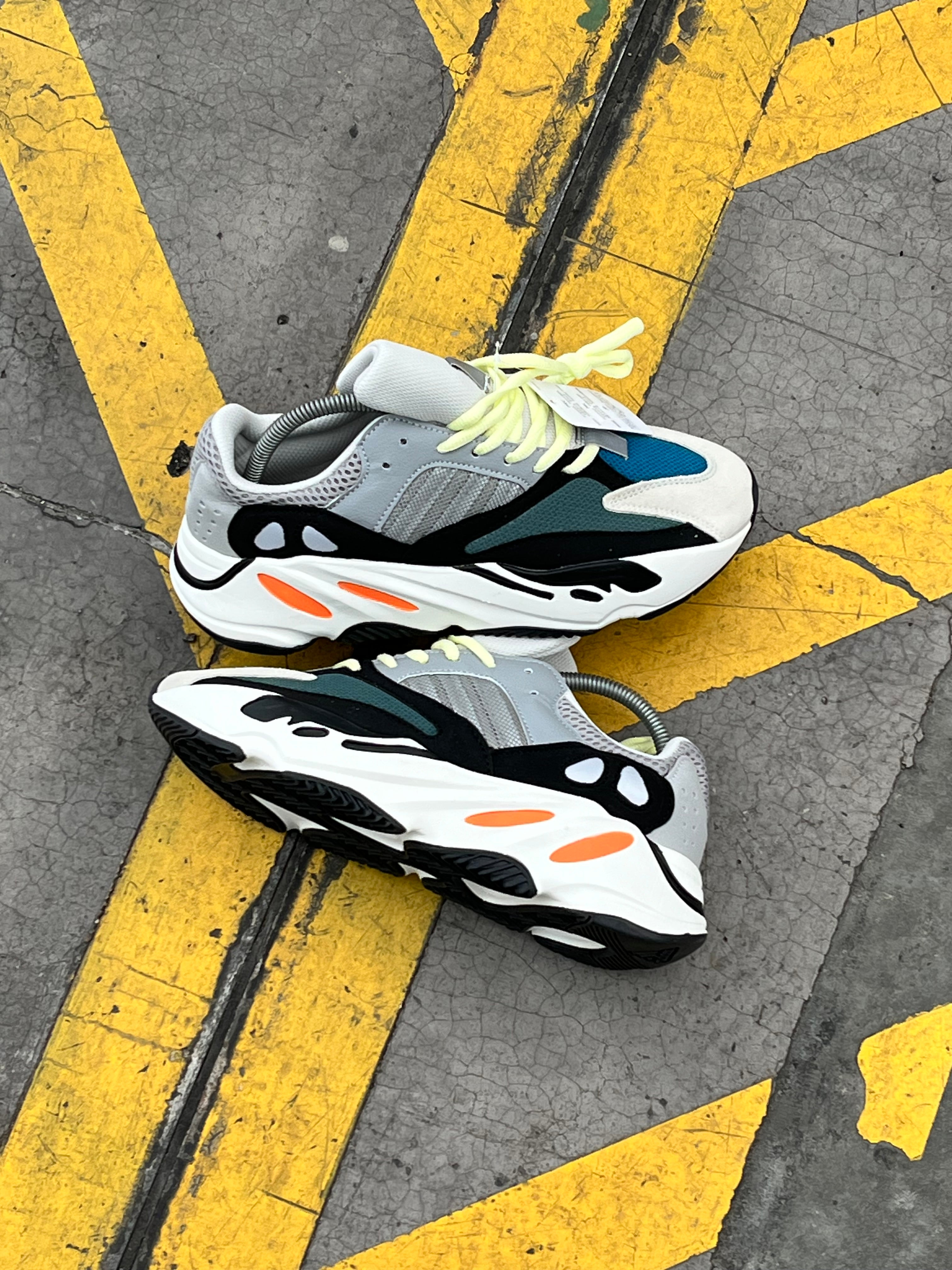 Adidas Yeezy Boost 700 Wave Runne