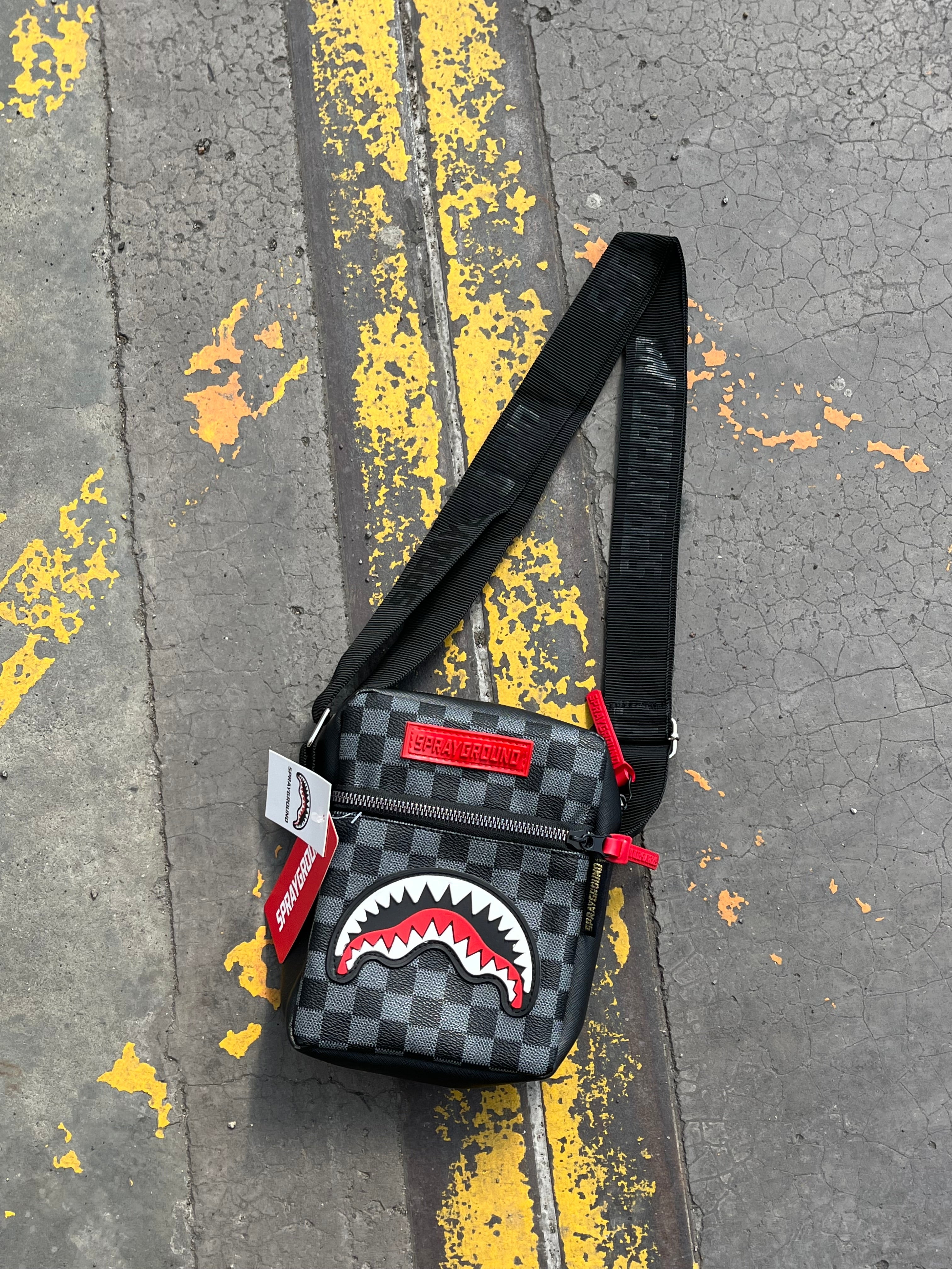 Carriel Sprayground
