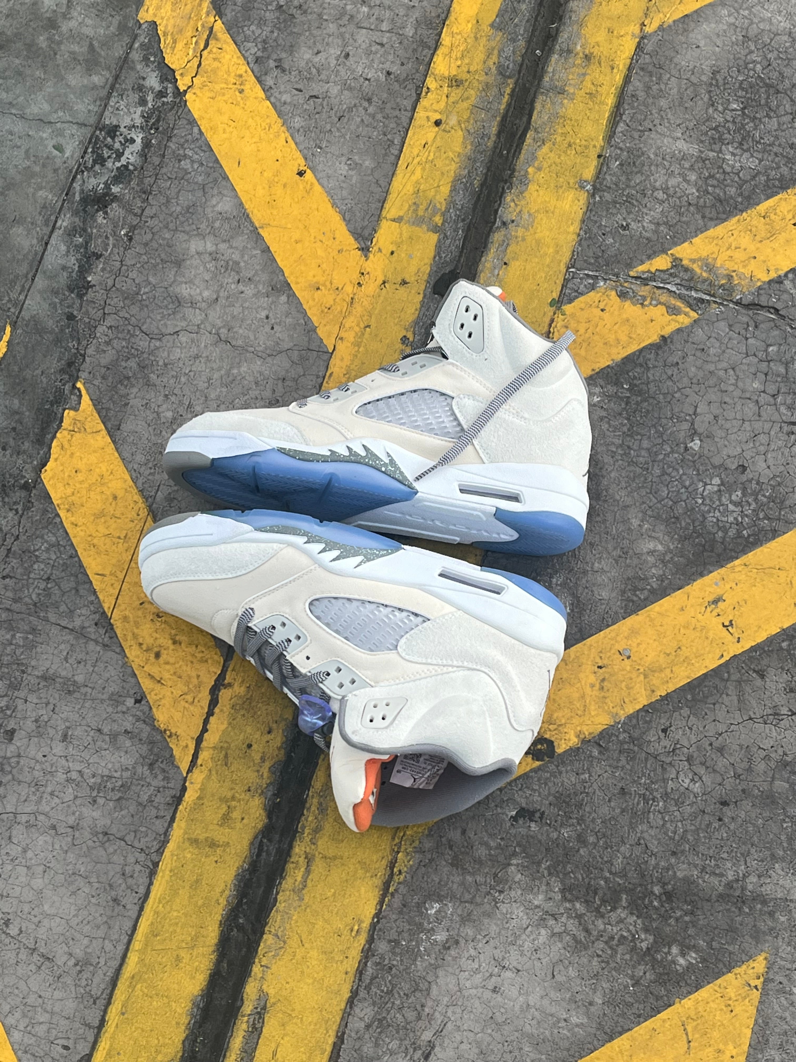 Air Jordan 5 Retro SE Craft Light Orewood Brown