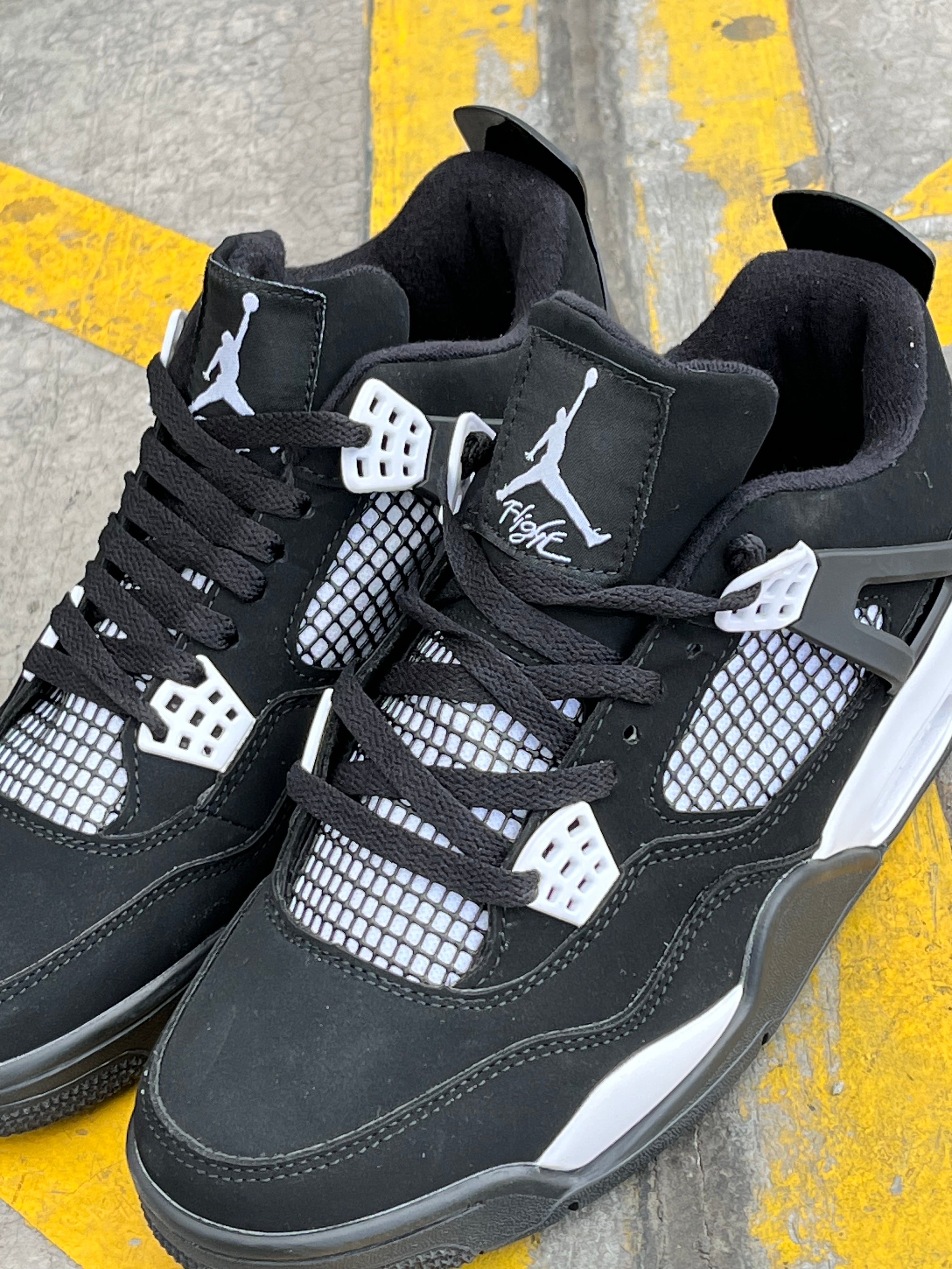 Air Jordan Retro 4 White Thunder