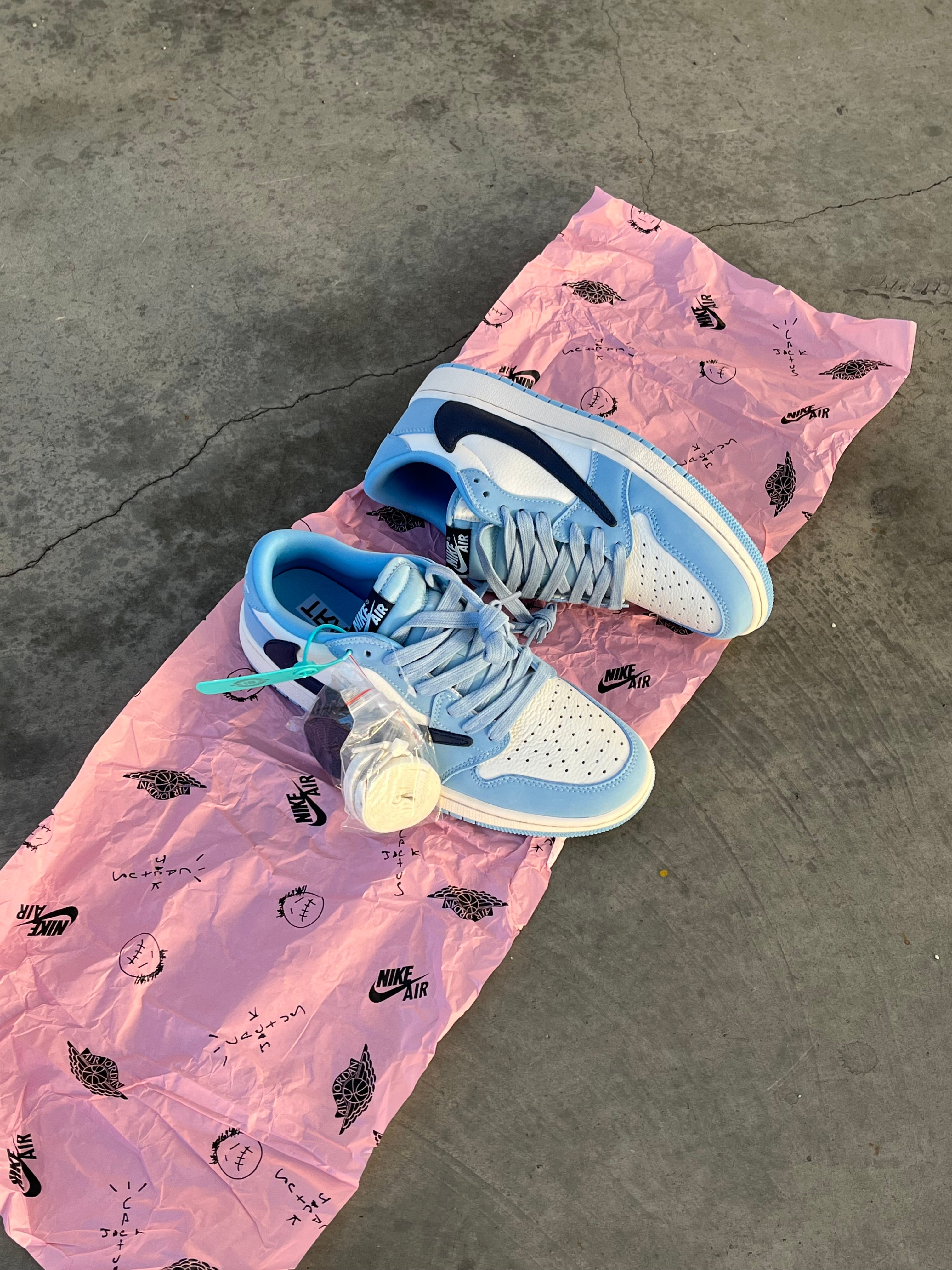 Air Jordan 1 Low Travis Scott x Fragment