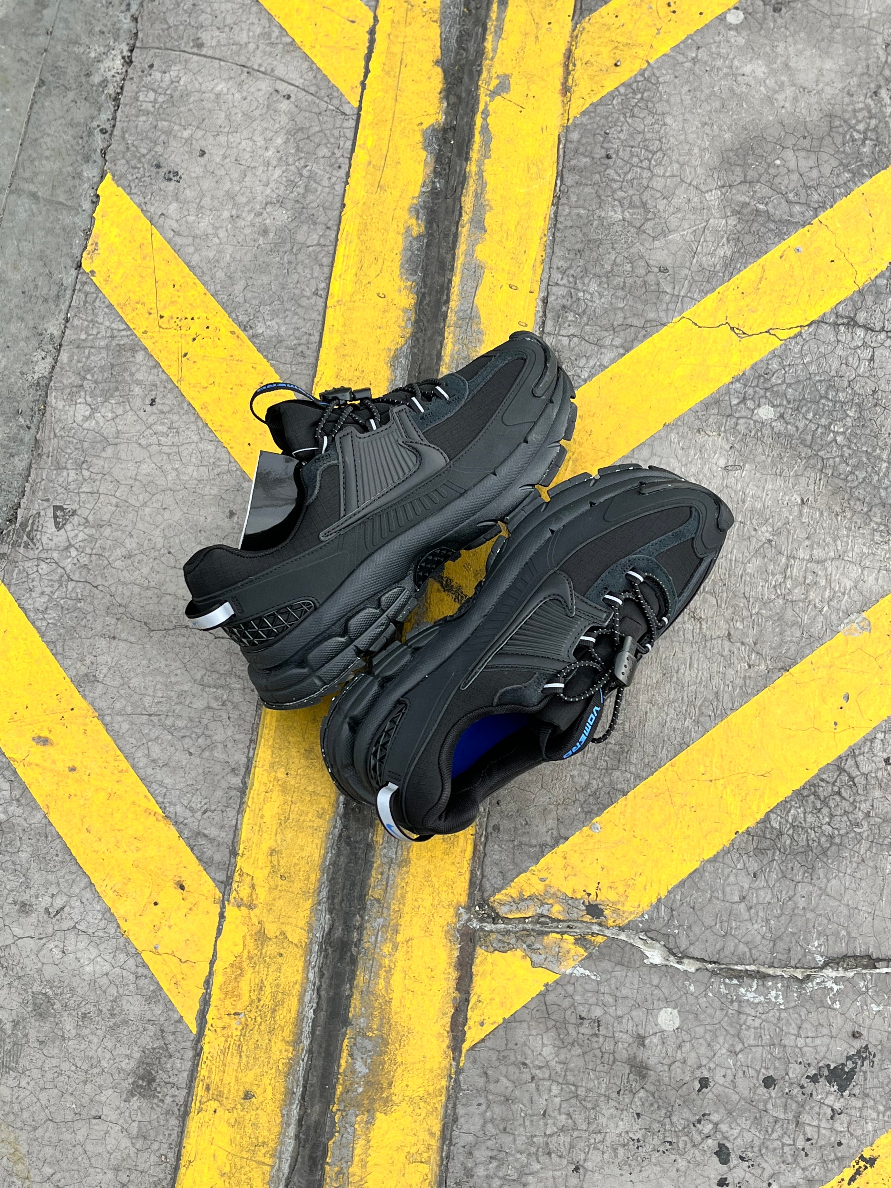 Nike Zoom Vomero 5 Roam