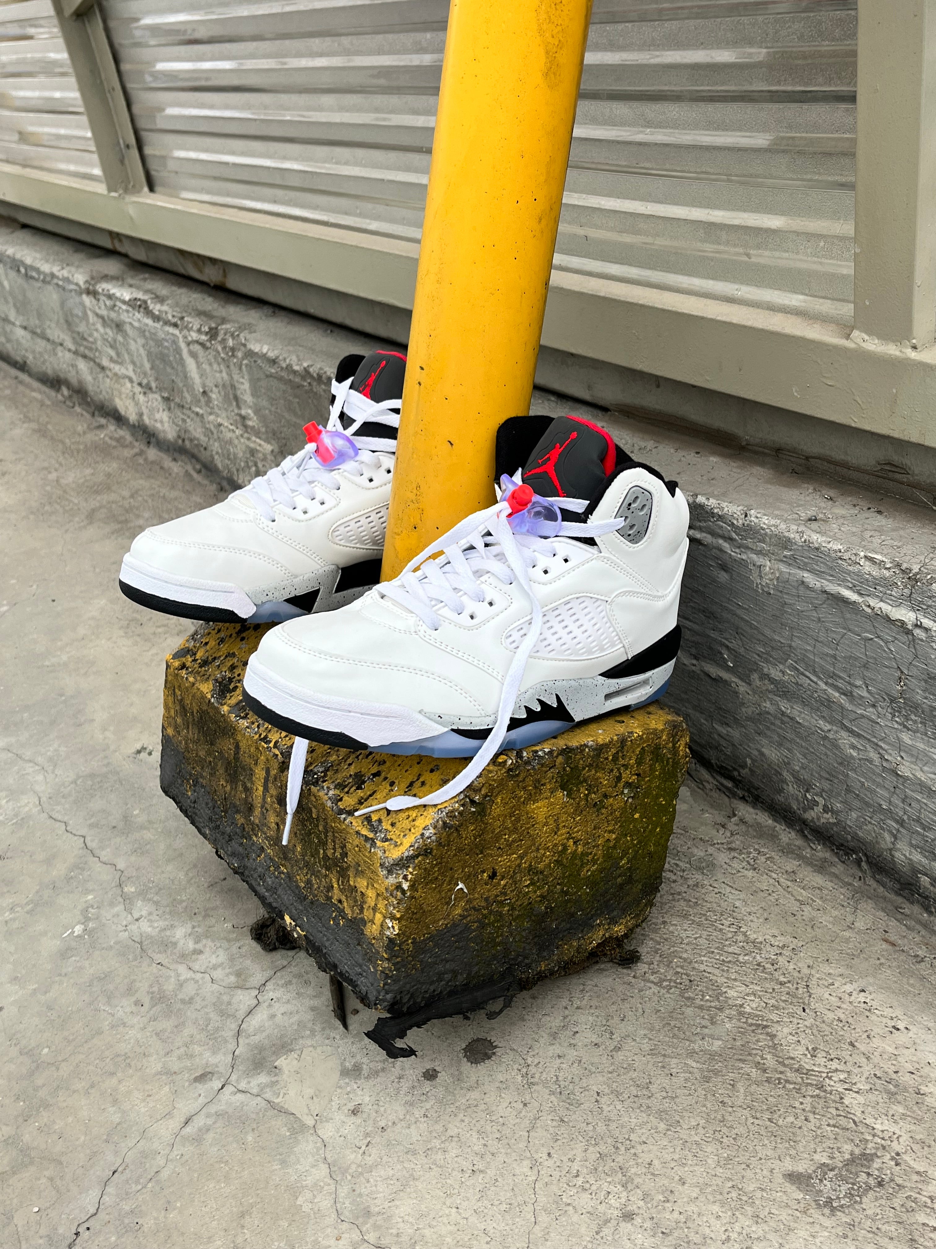 Air Jordan Retro 5 Cement