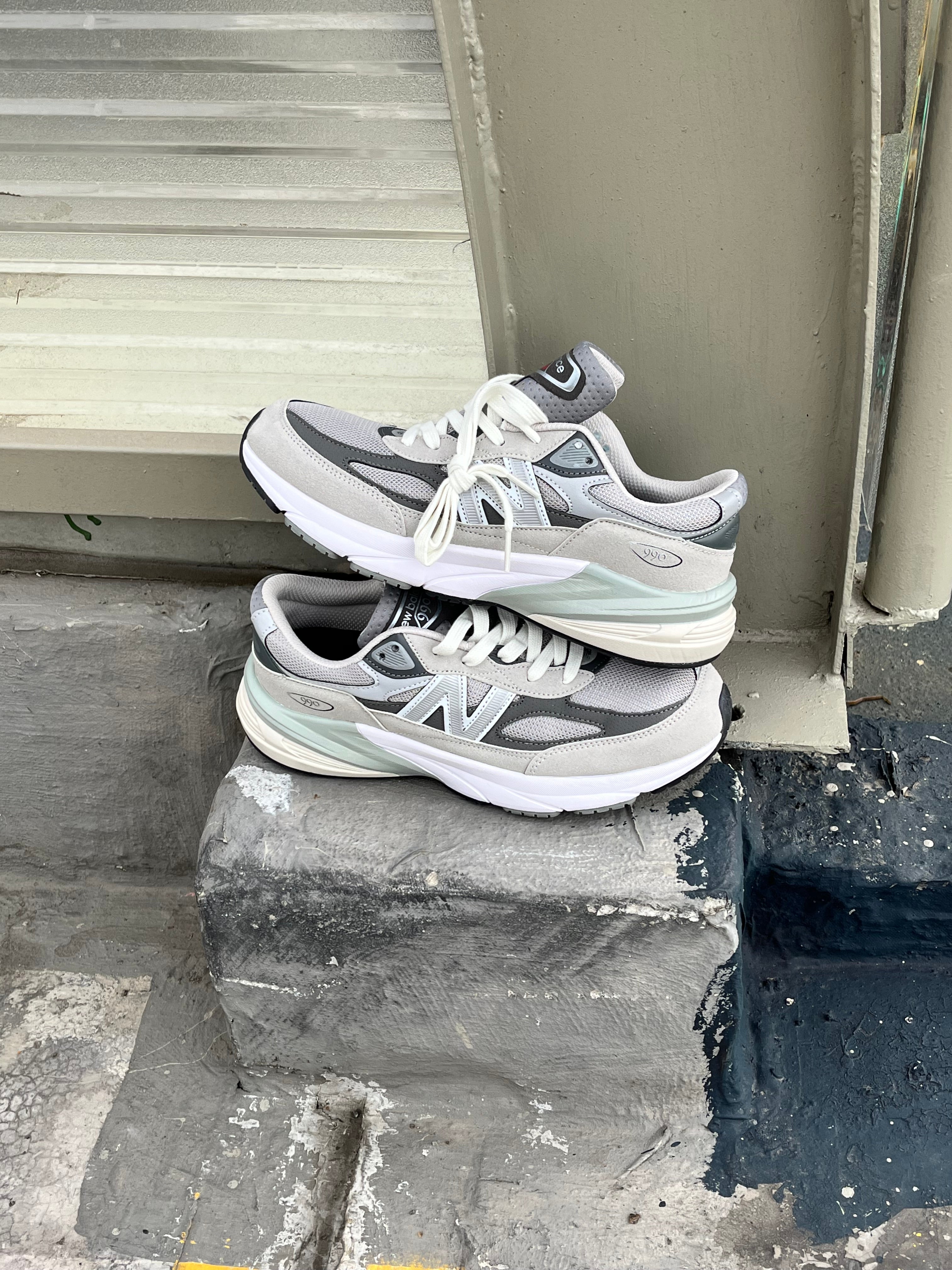 New Balance 990v6
