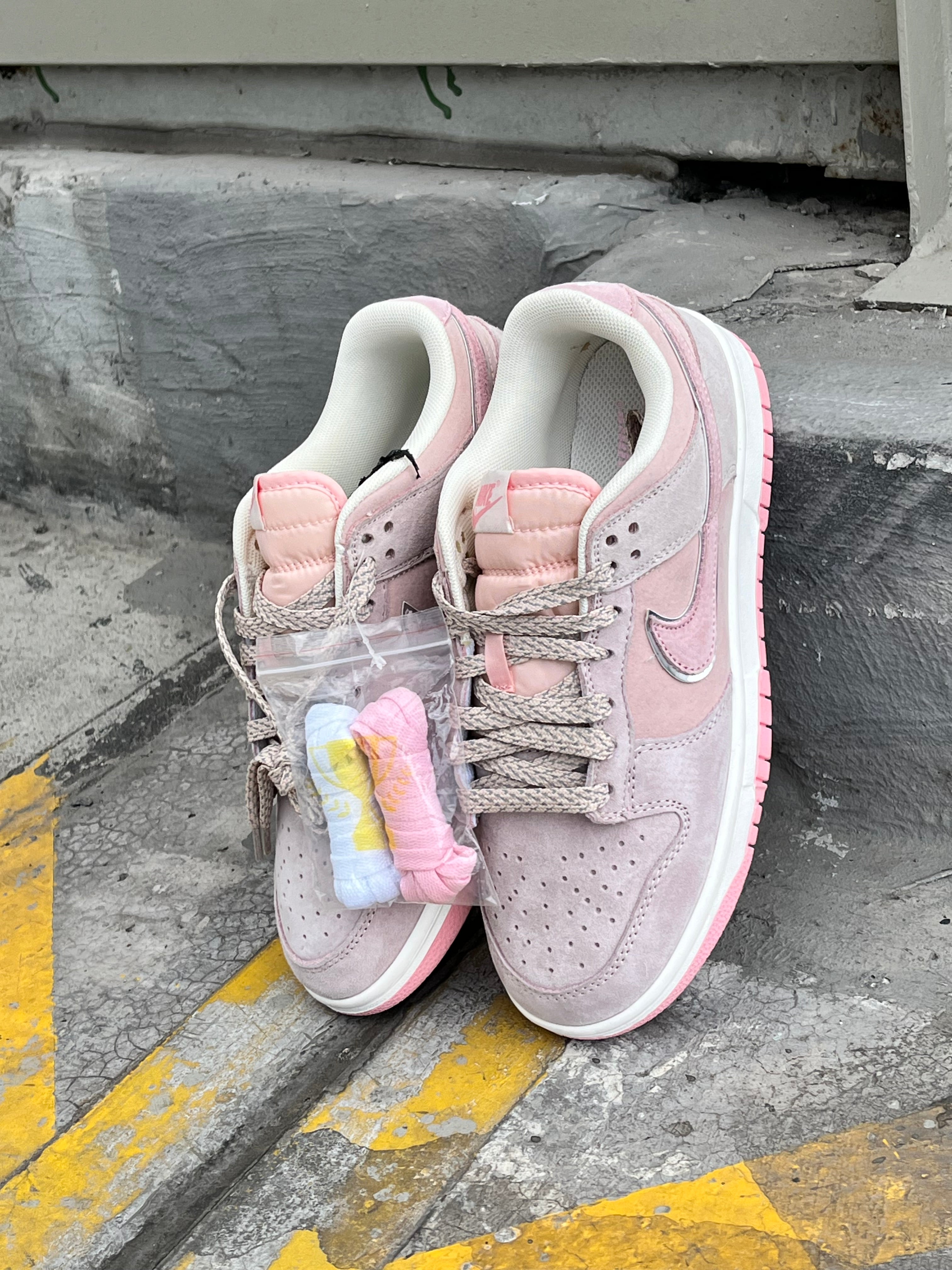 Nike Dunk Low LX Pink Foam