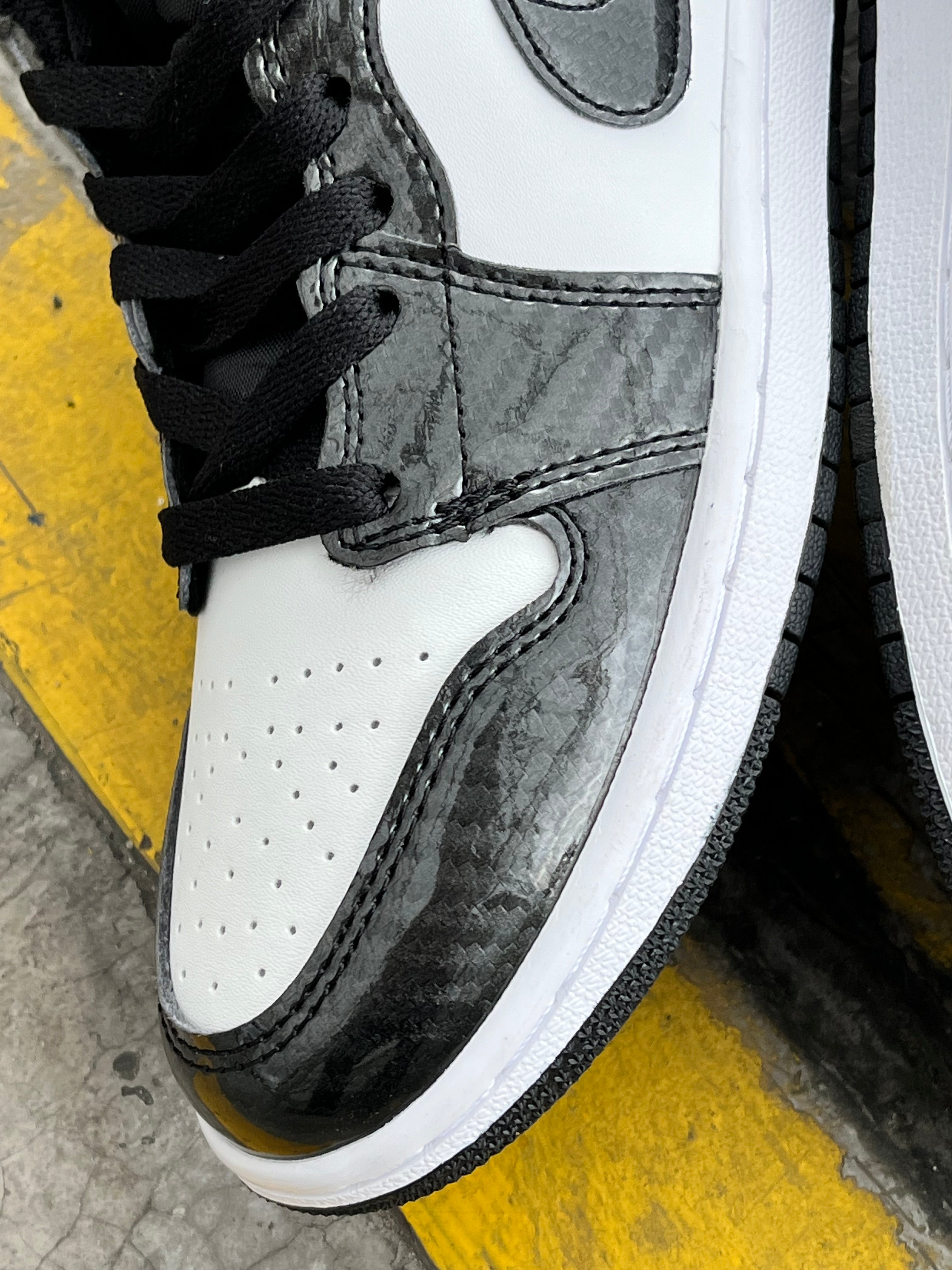 Air Jordan Retro 1 Mid SE All-Star 2021