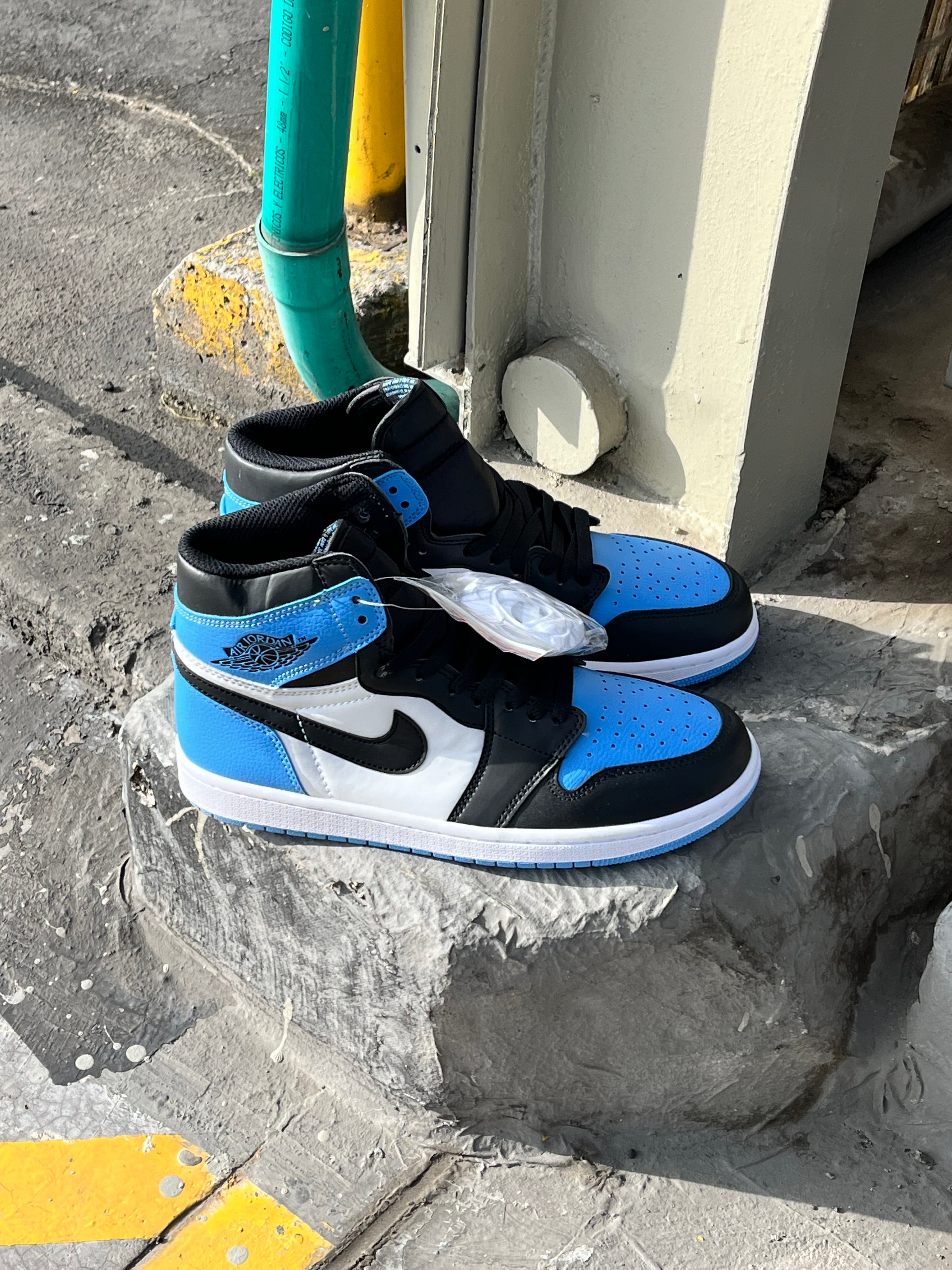Air Jordan Retro 1 High OG UNC Reimagined