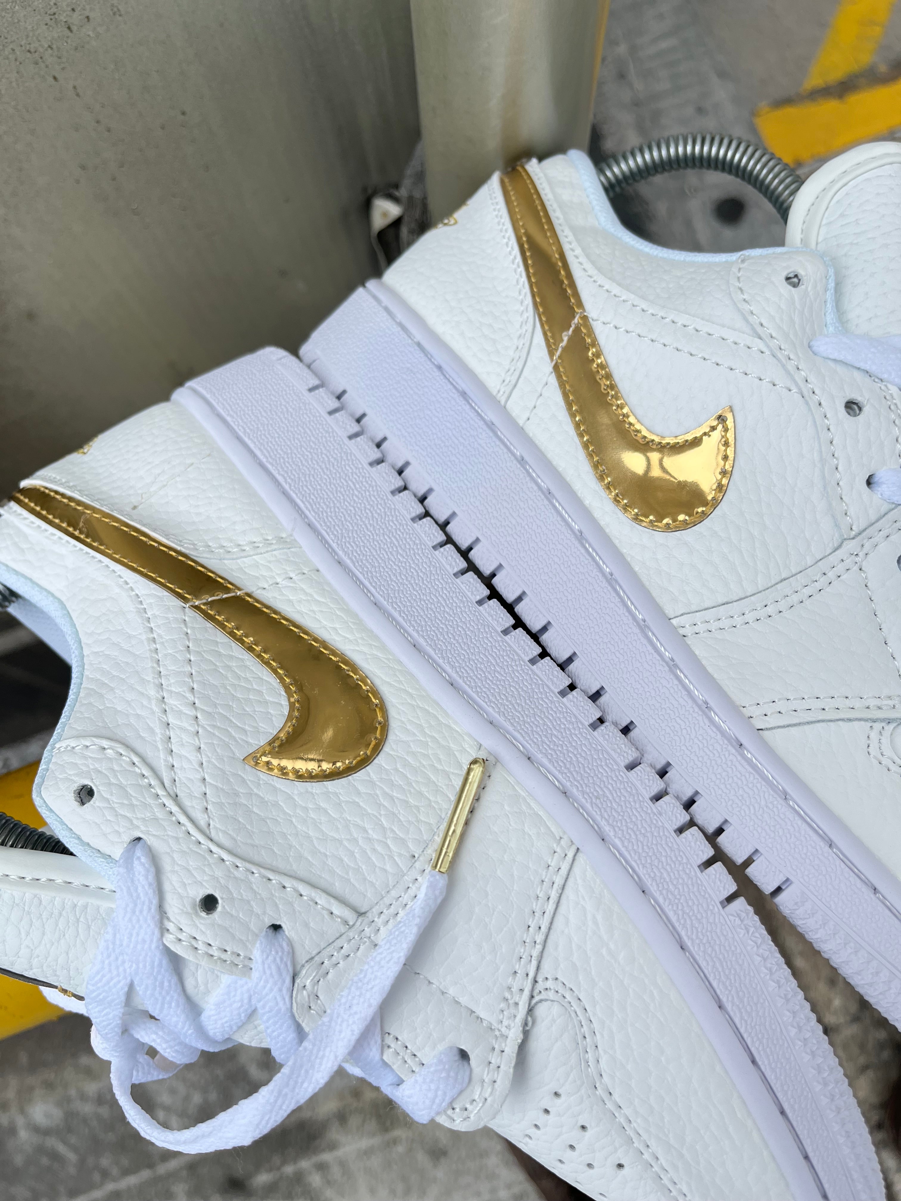 Air Jordan Retro 1 Low