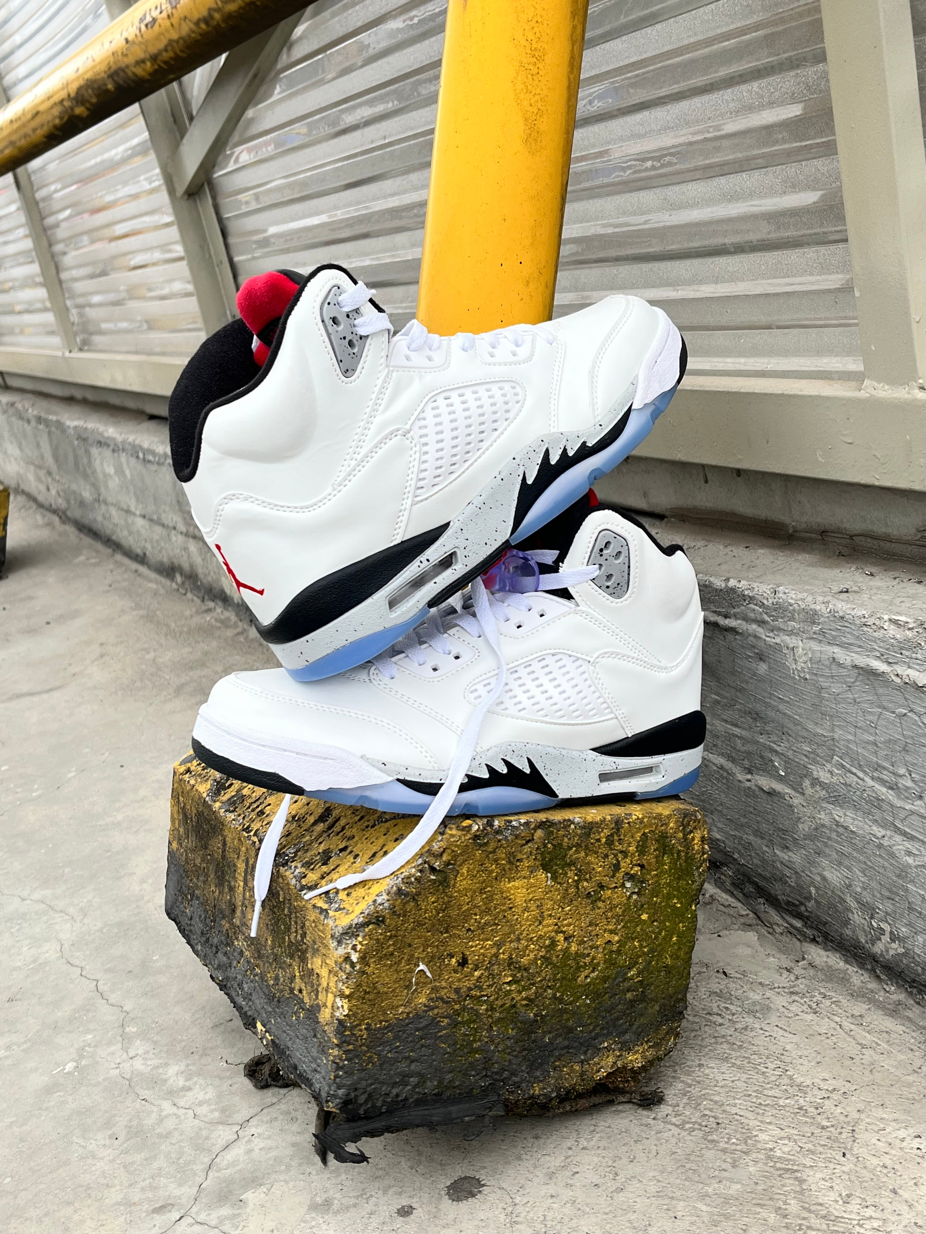 Air Jordan Retro 5 Cement