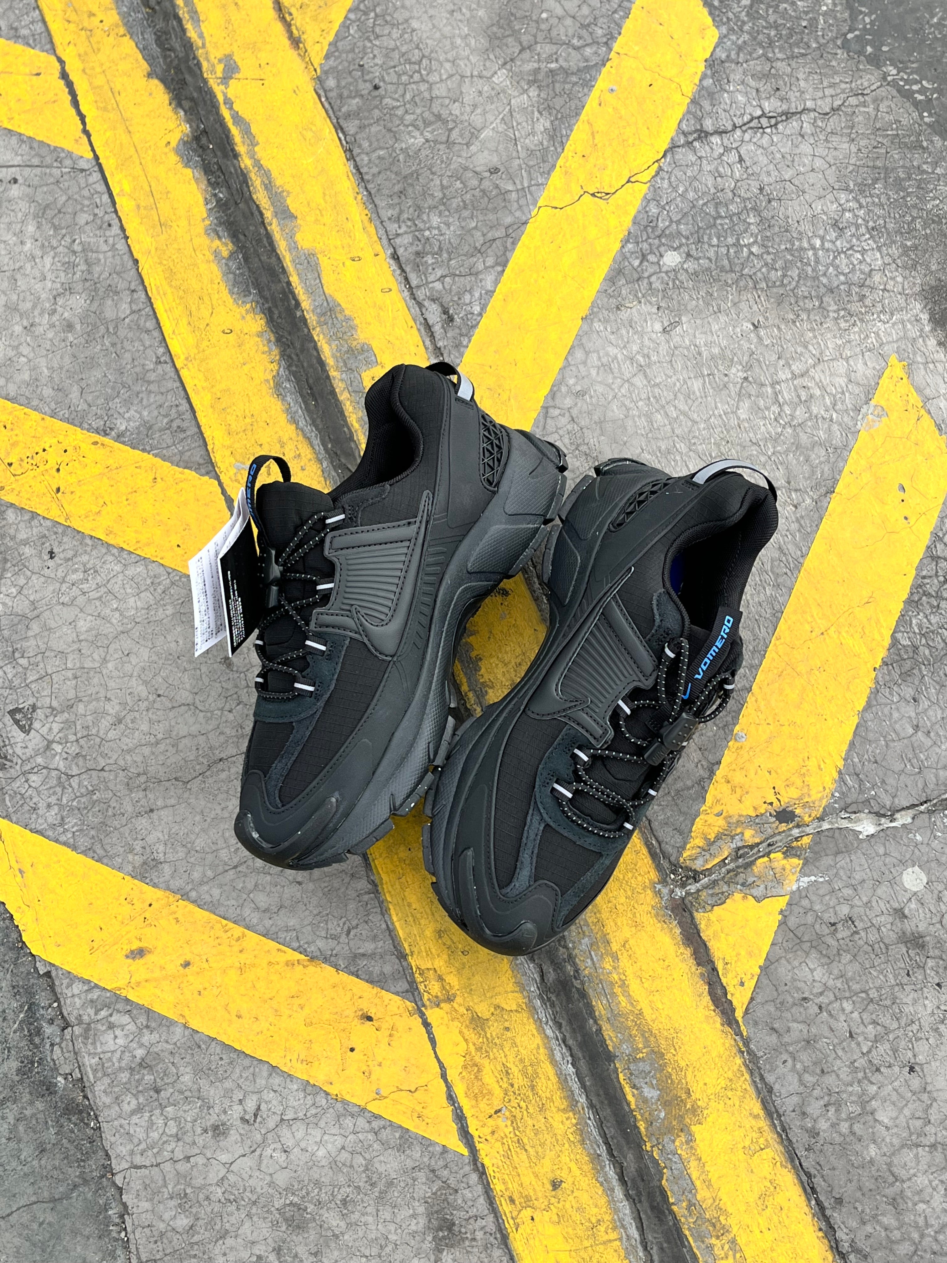 Nike Zoom Vomero 5 Roam