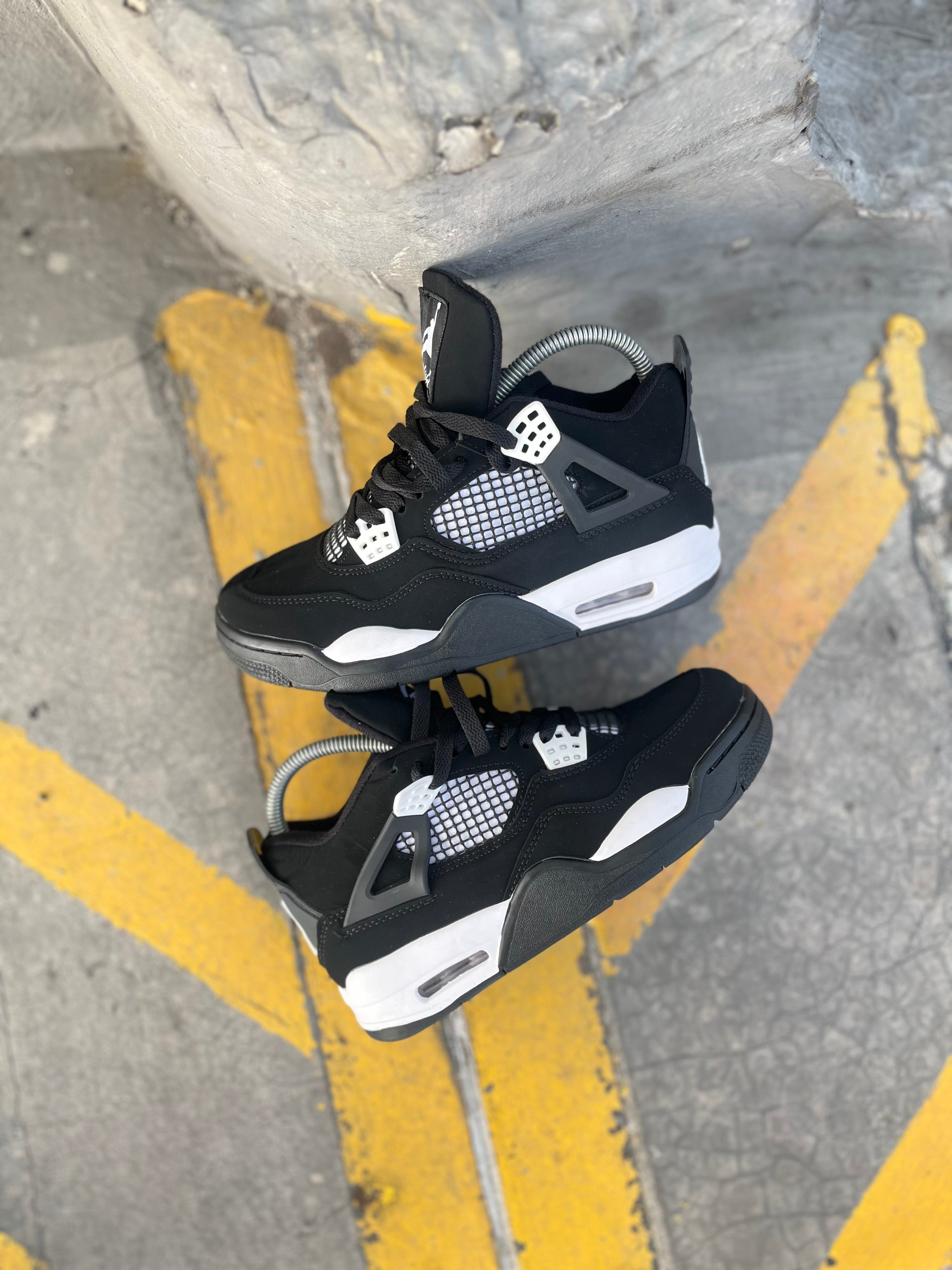 Air Jordan Retro 4 White Thunder
