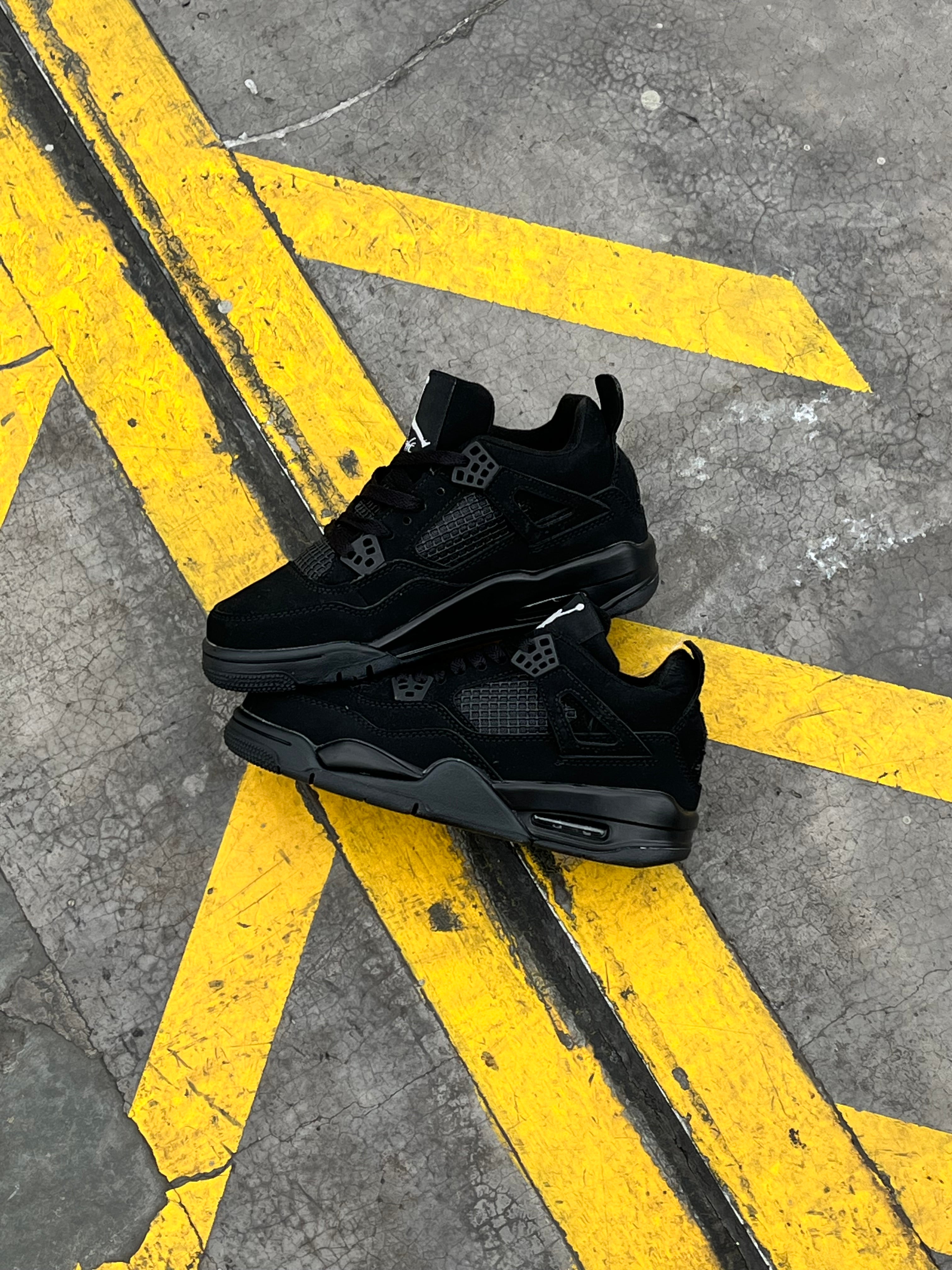 Air Jordan Retro 4 Black Cat