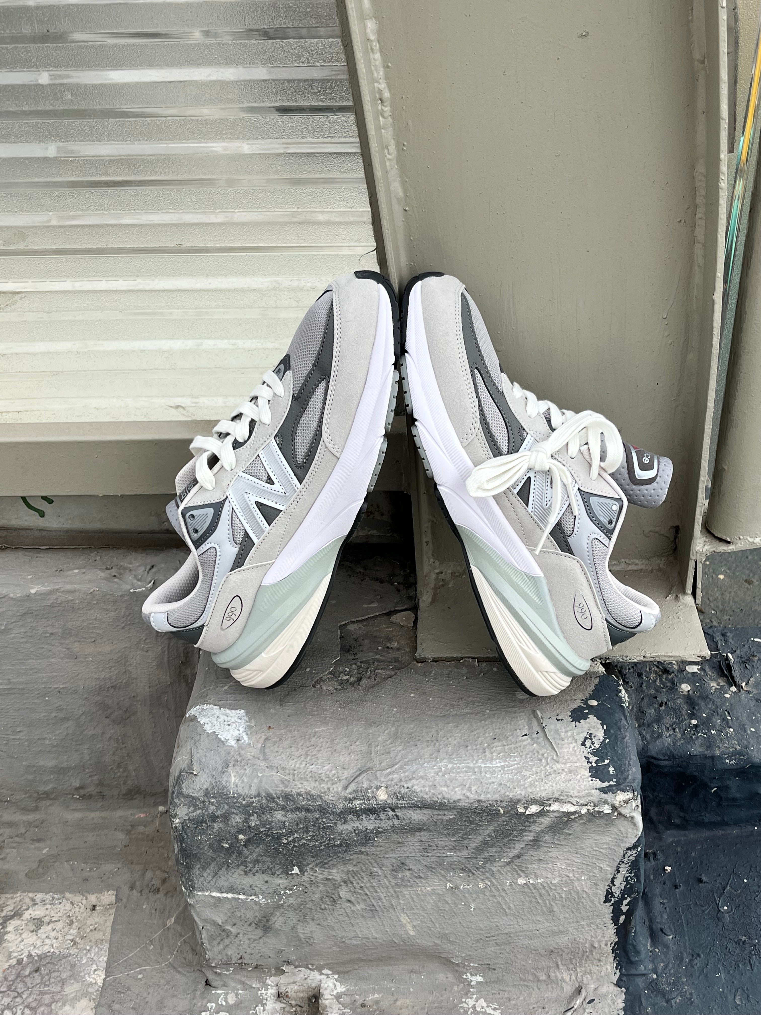 New Balance 990v6