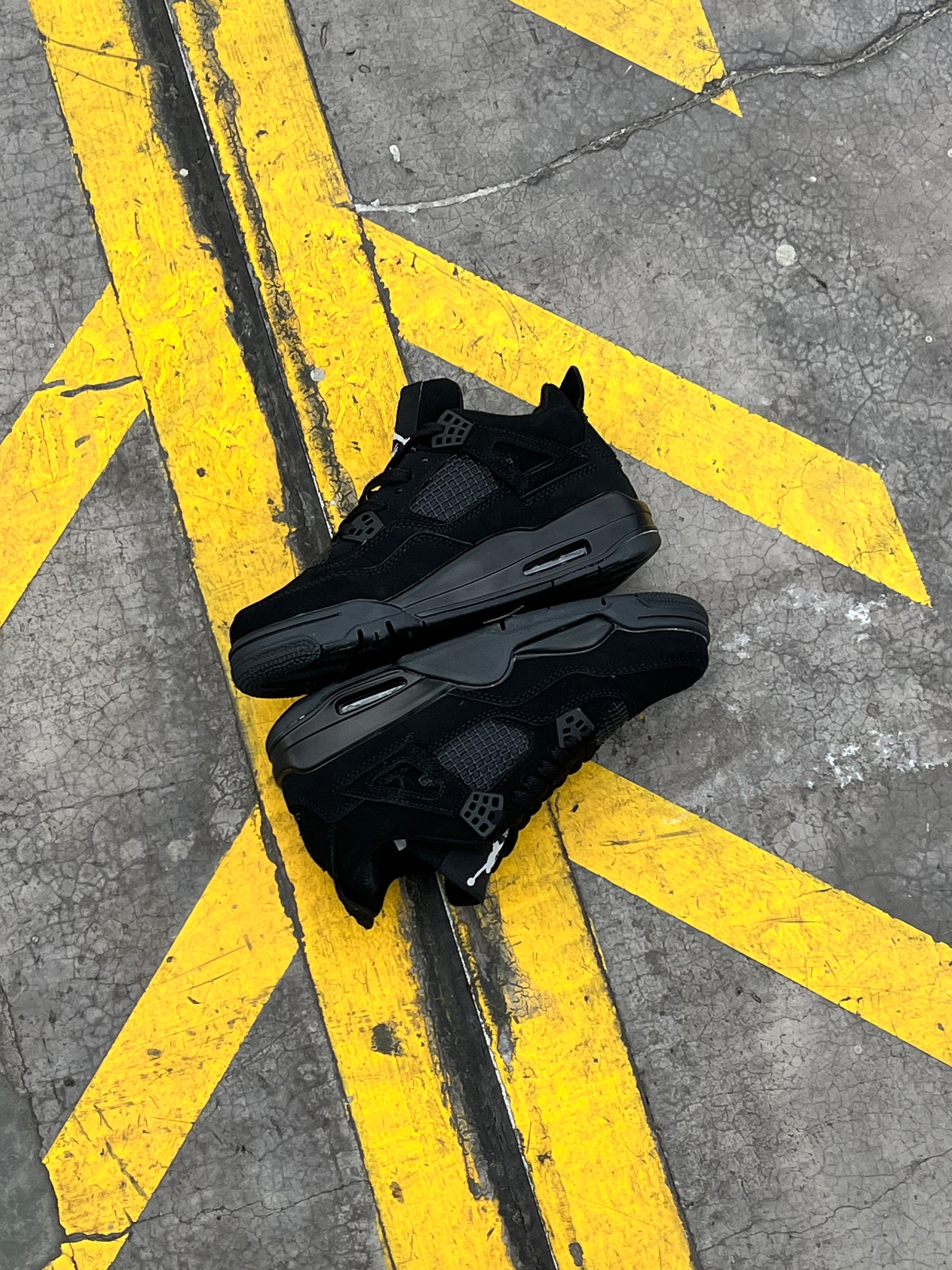 Air Jordan Retro 4 Black Cat