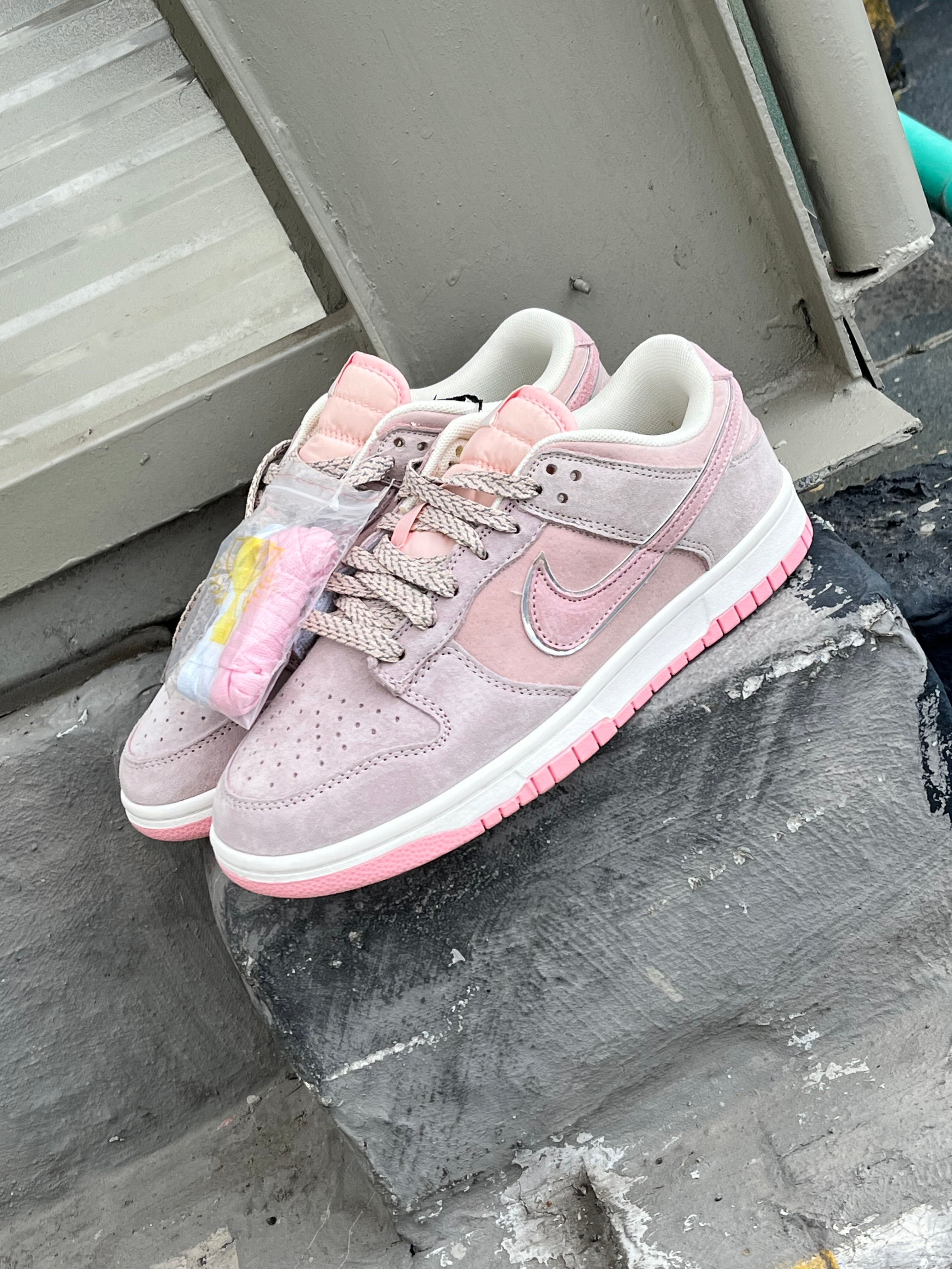 Nike Dunk Low LX Pink Foam