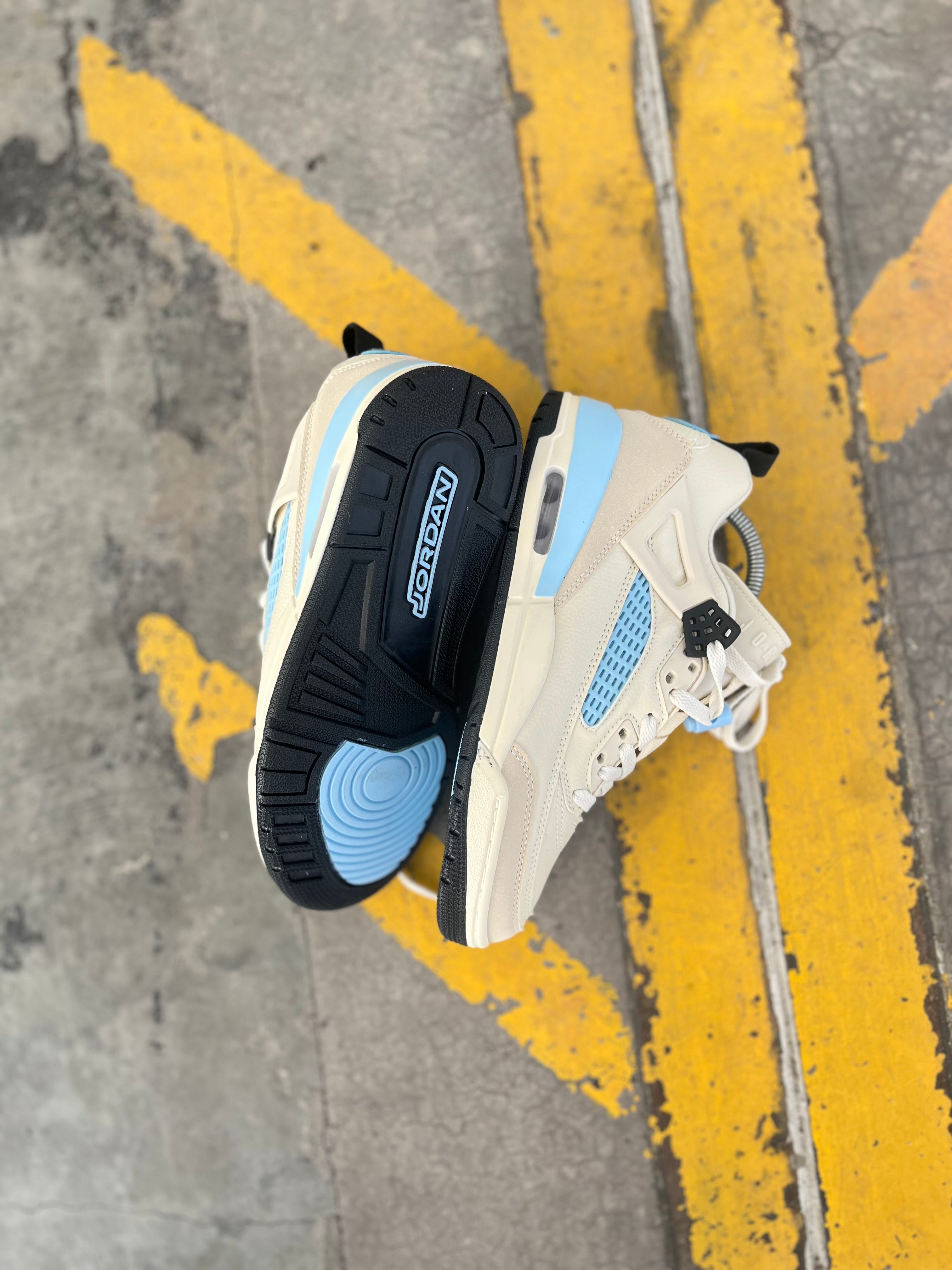 Air Jordan Spike Low