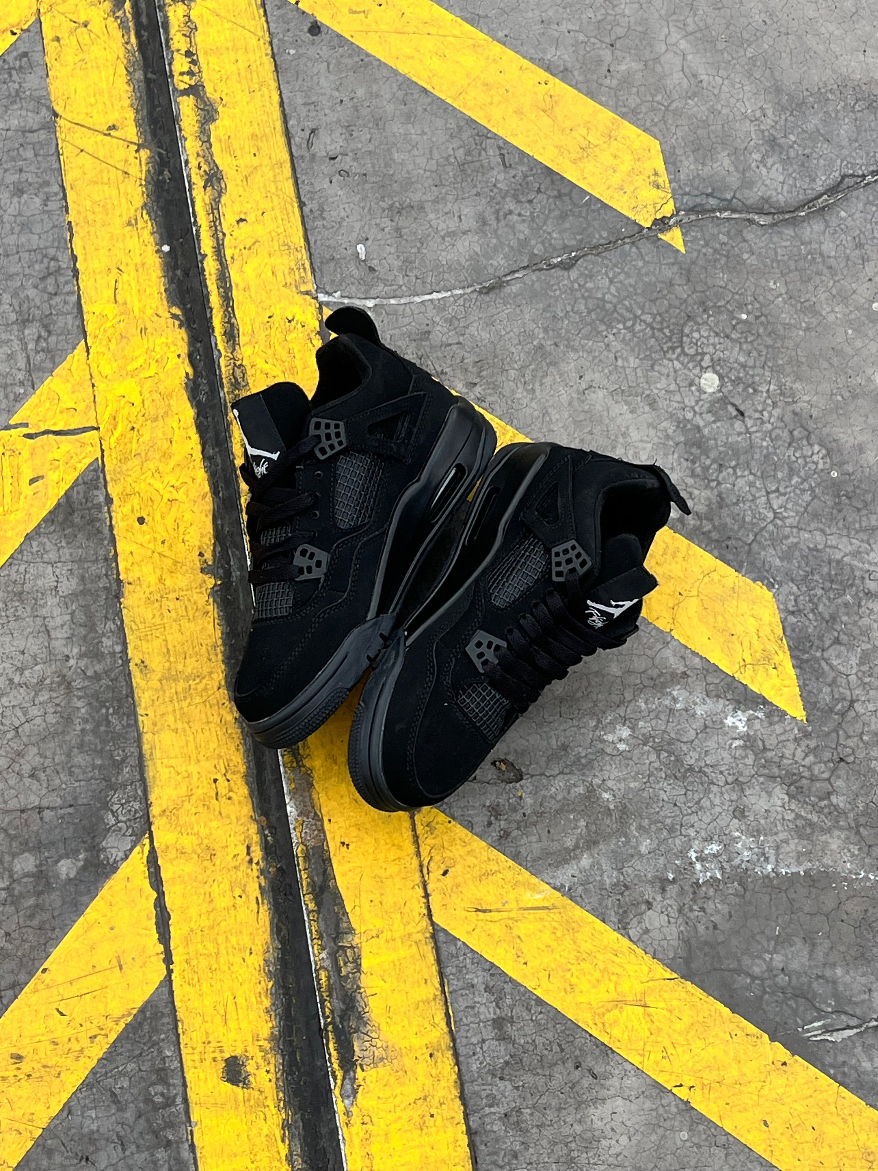 Air Jordan Retro 4 Black Cat