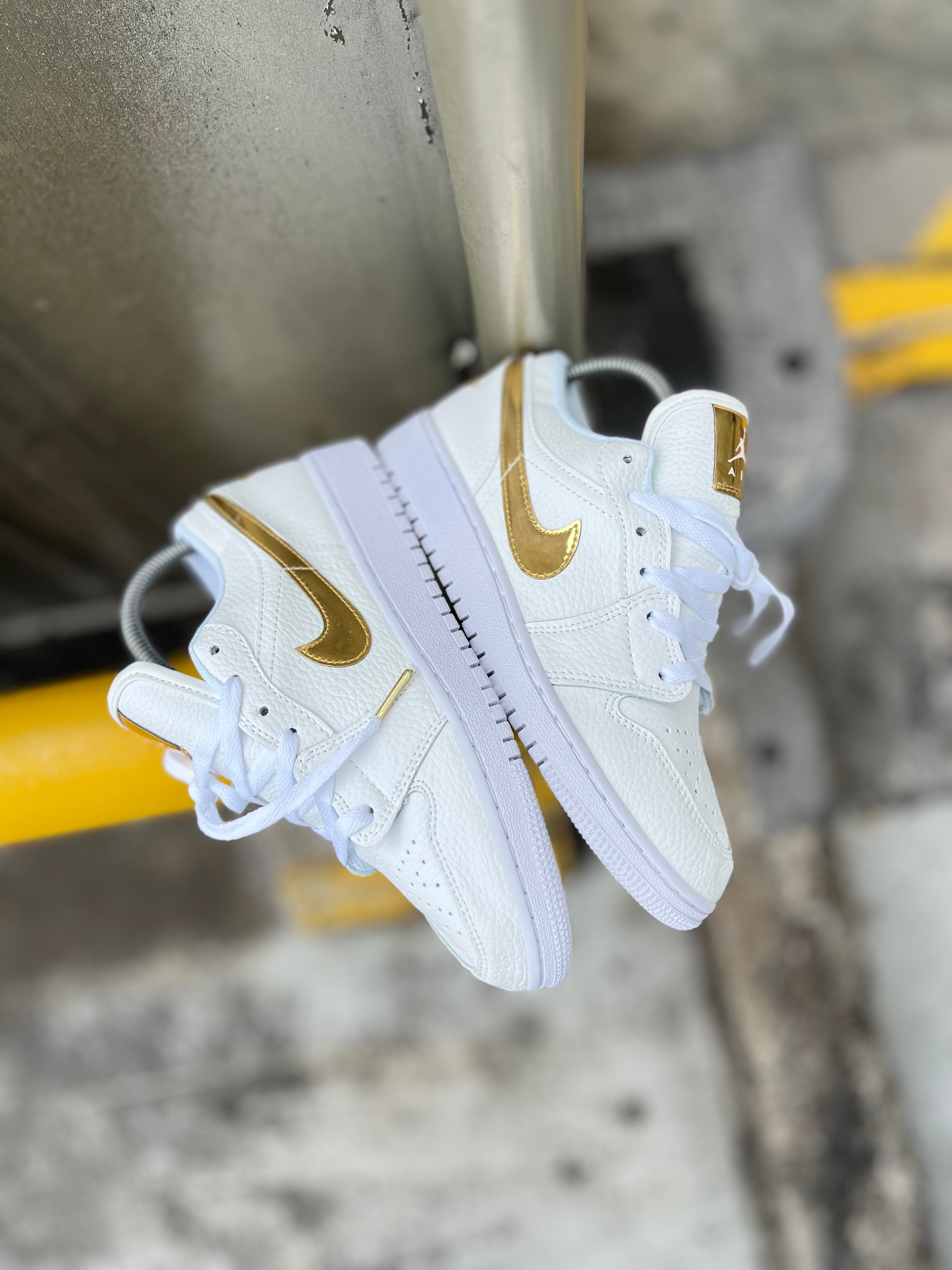 Air Jordan Retro 1 Low