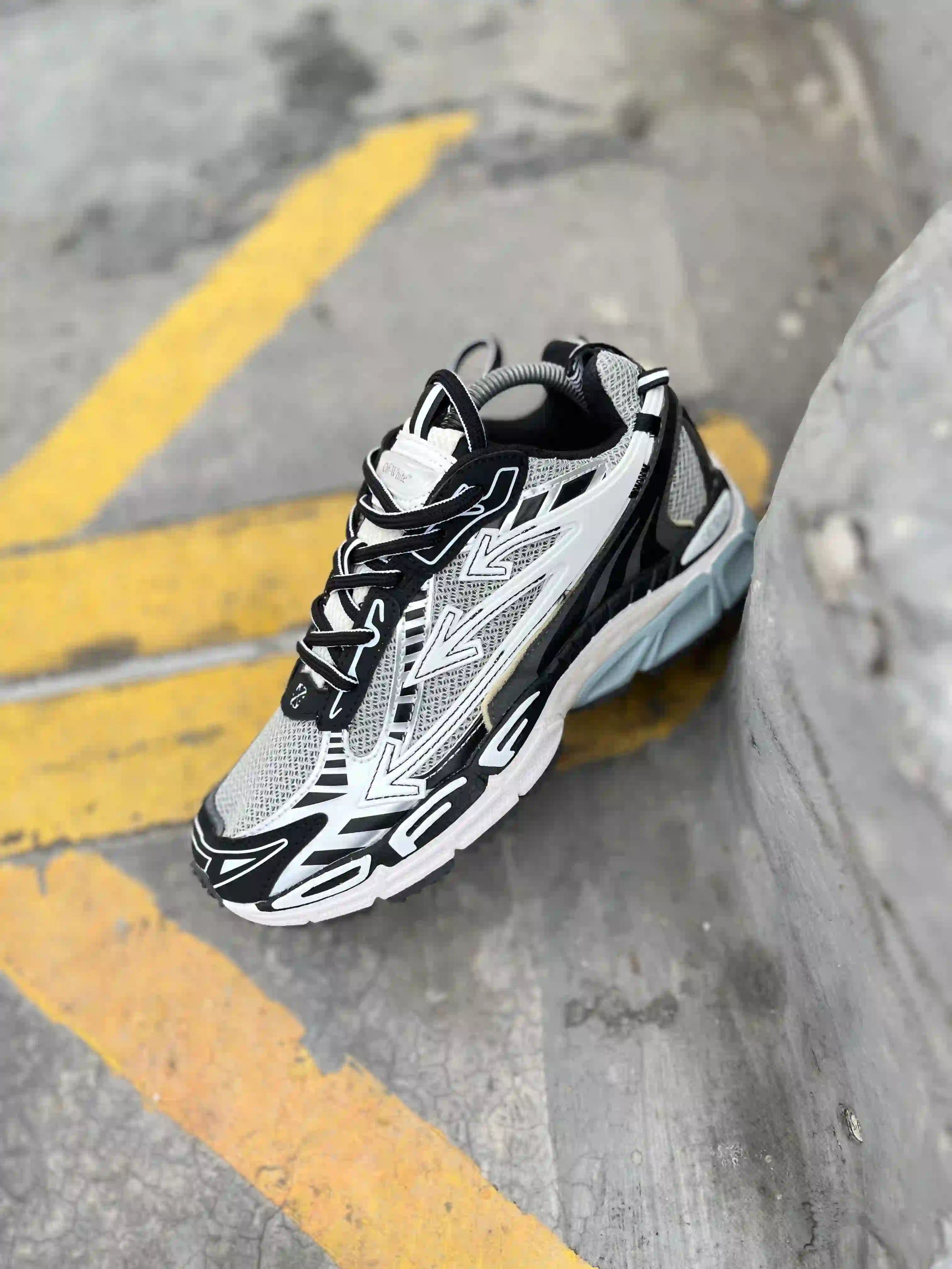 Off-White Be Right Back