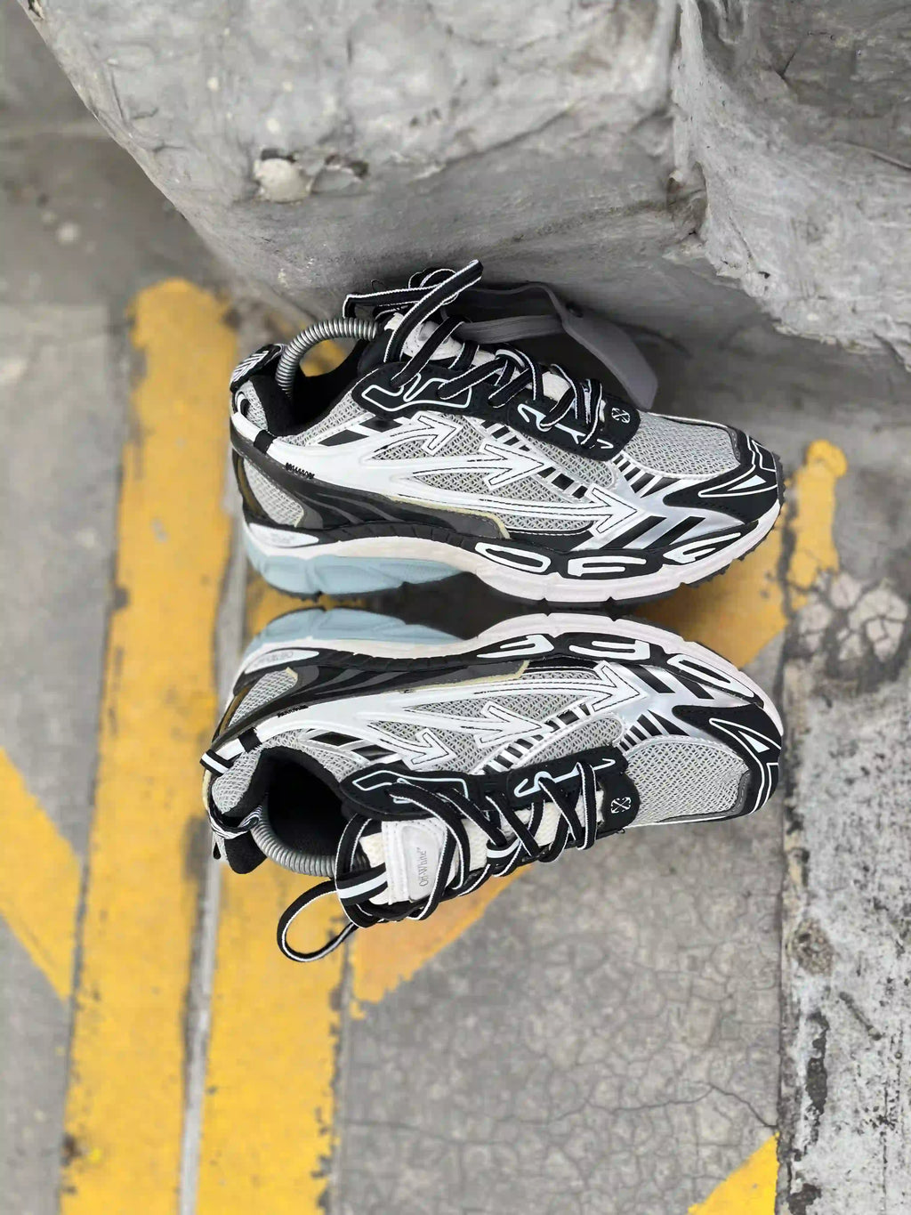 Off-White Be Right Back