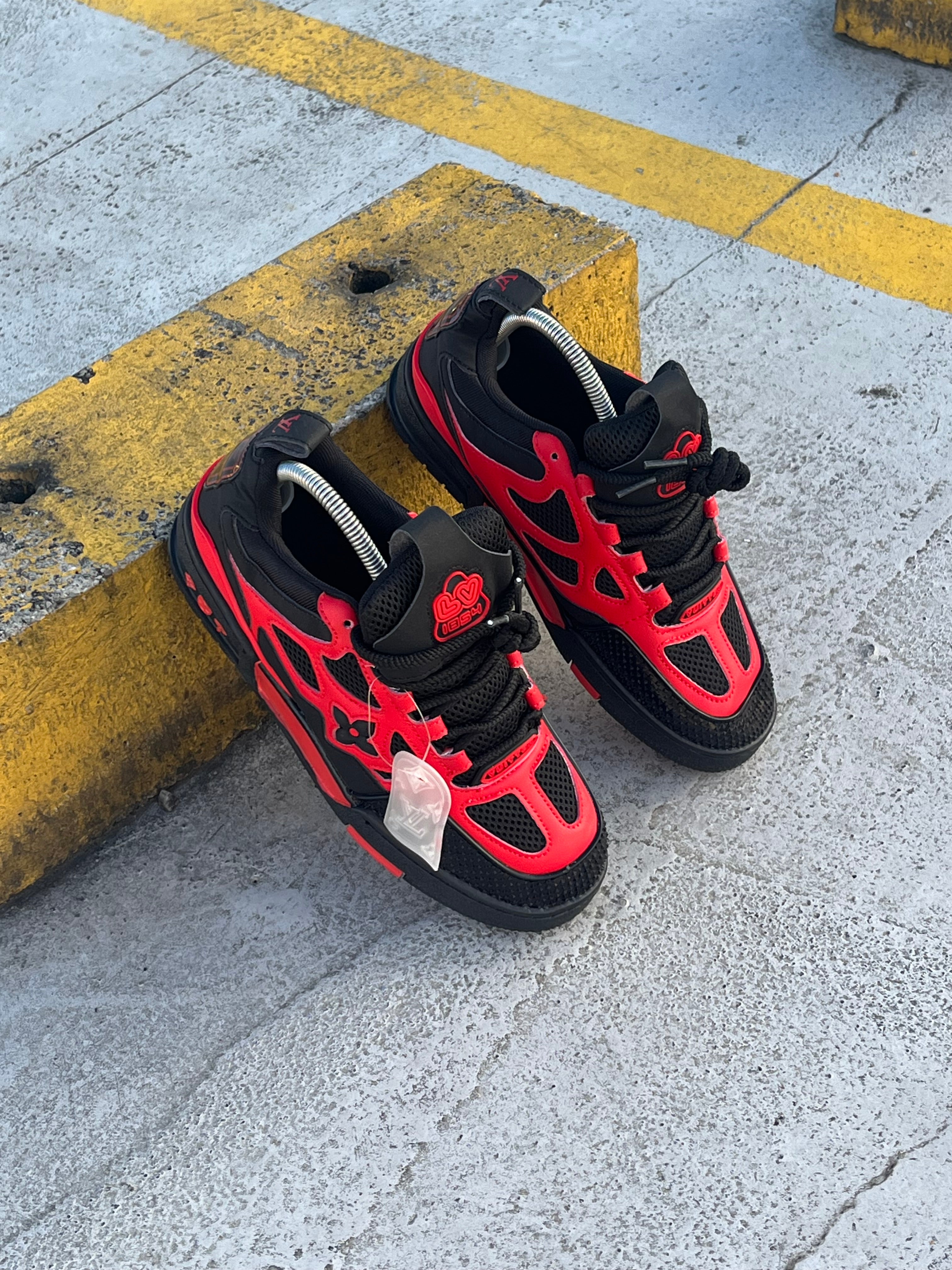 Louis Vuitton Skate LV