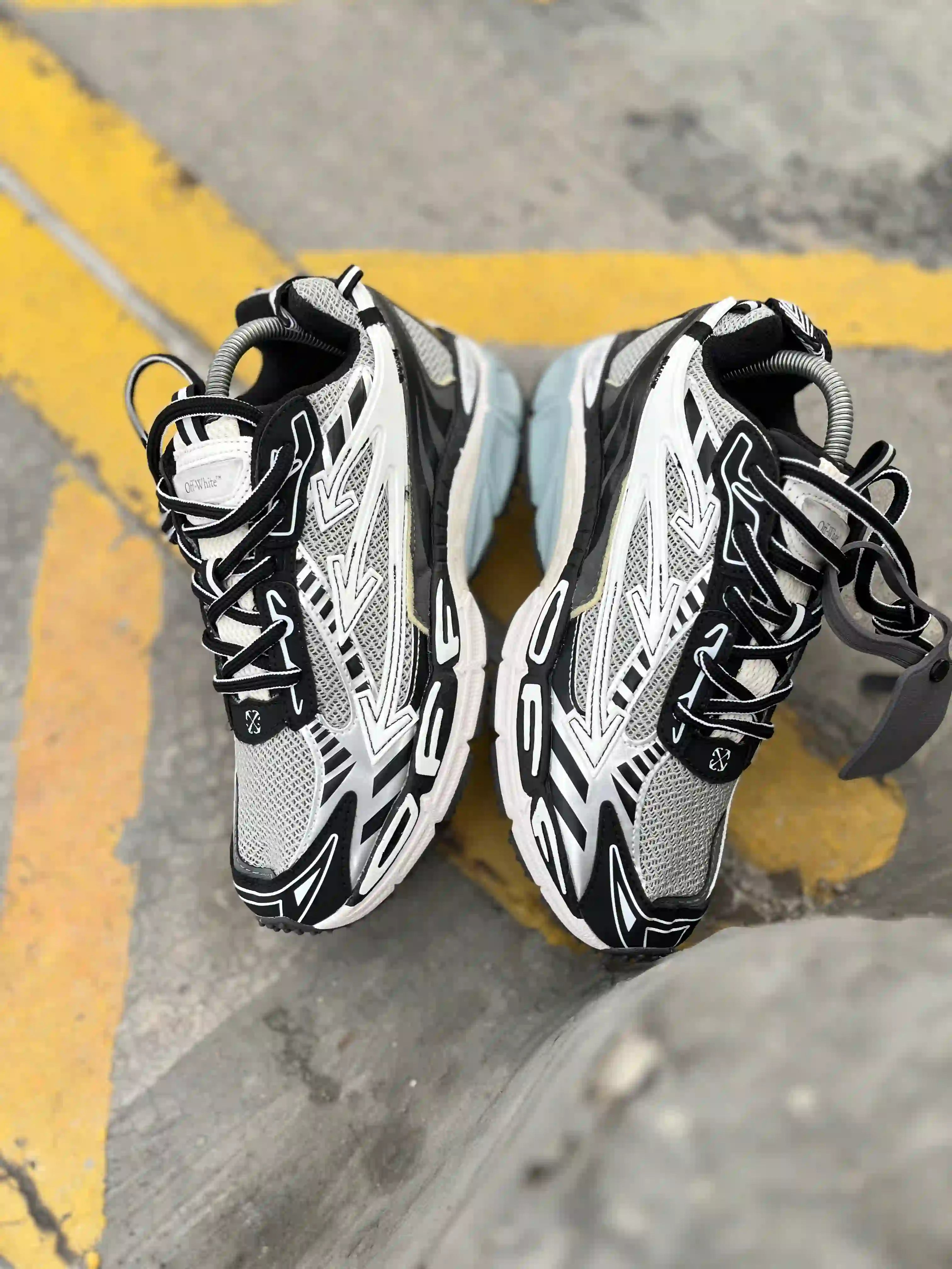 Off-White Be Right Back