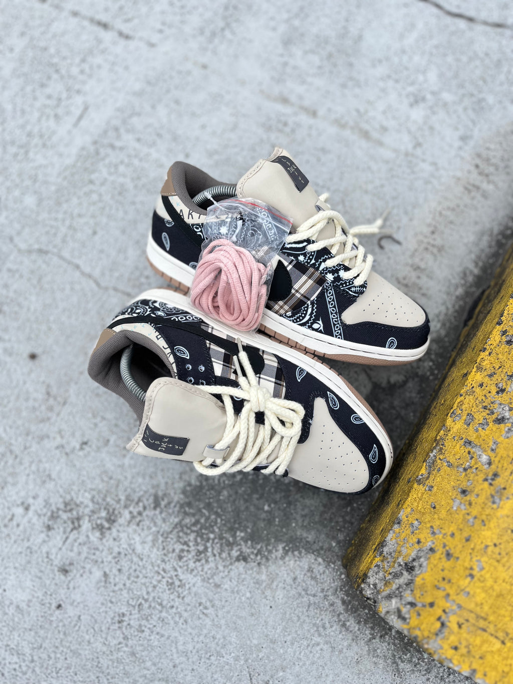 Nike SB Dunk Low x Travis Scott