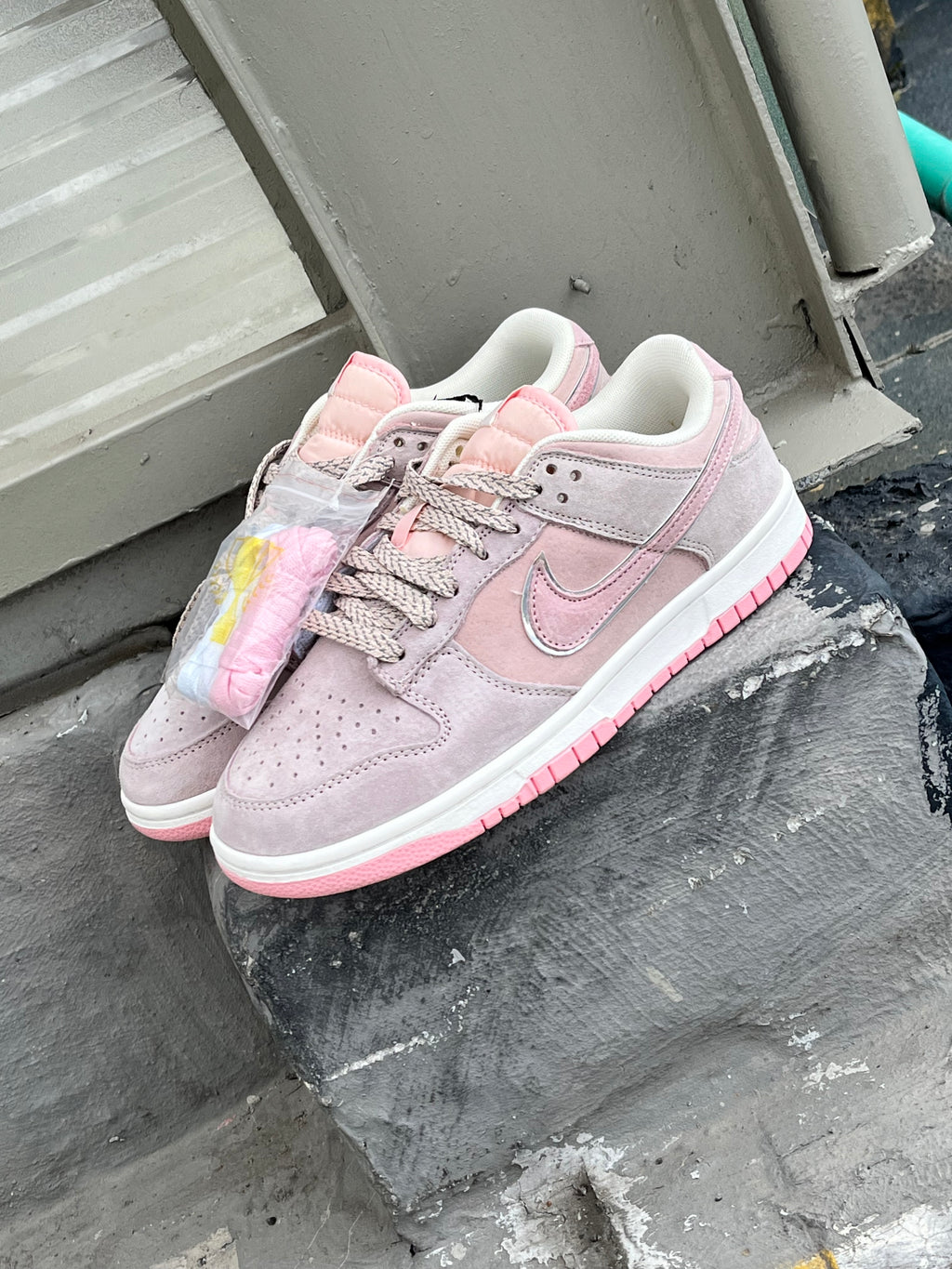 Nike Dunk Low LX Pink Foam