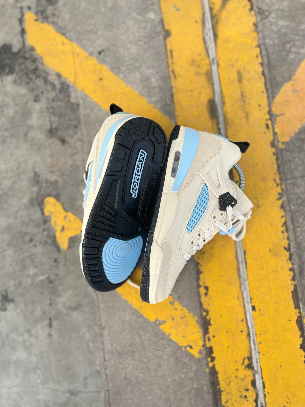 Air Jordan Spike Low